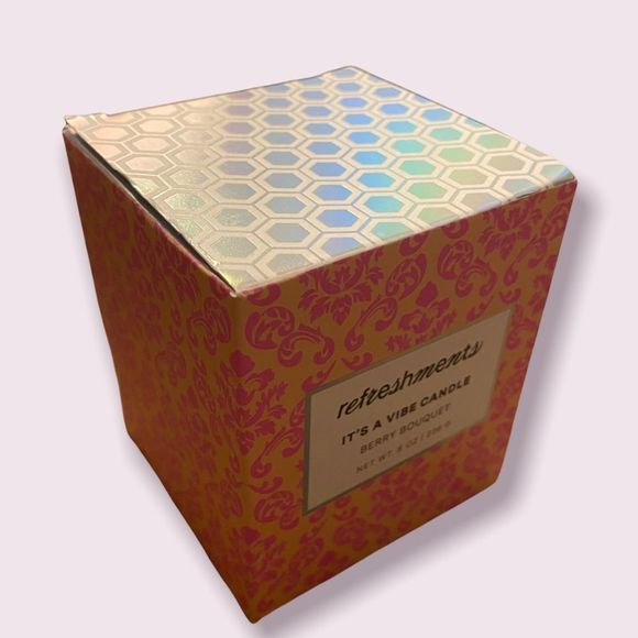 🆕 Refreshments: It’s A Vibe Candle : Berry Bouquet - Picture 3 of 9